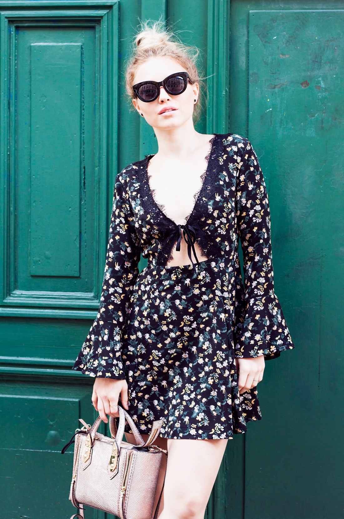 asos dress, asos fall dress, asos flower print dress, asos lace dress, perfect fall dress, dress lace low neckline, sweden, gothenburg, haga, cobblestones gothenburg, haha göteborg, höst, perfekta höstklänningen, easy hairbun, hairbun
